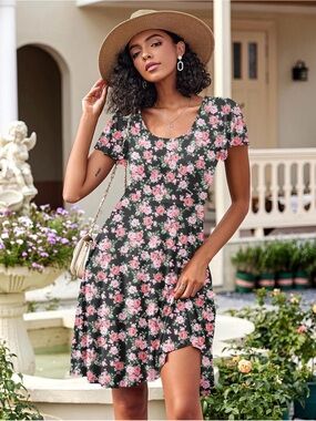 Floral Scoop Neck Midi Dress in Black and Pink